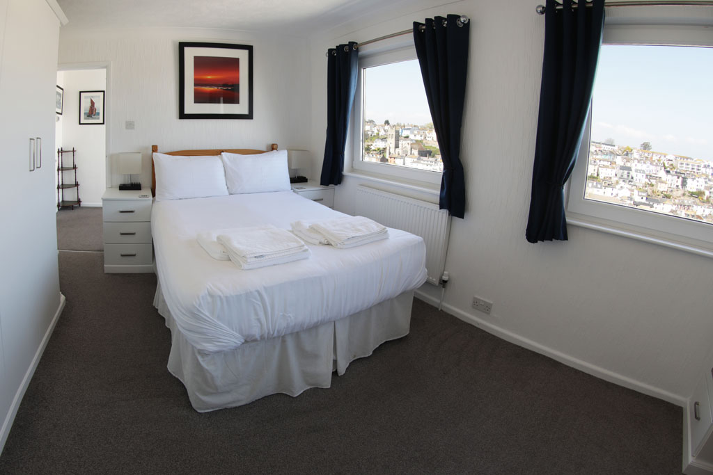Double bedroom on 2nd floor at Harbour View self-catering accommodation.